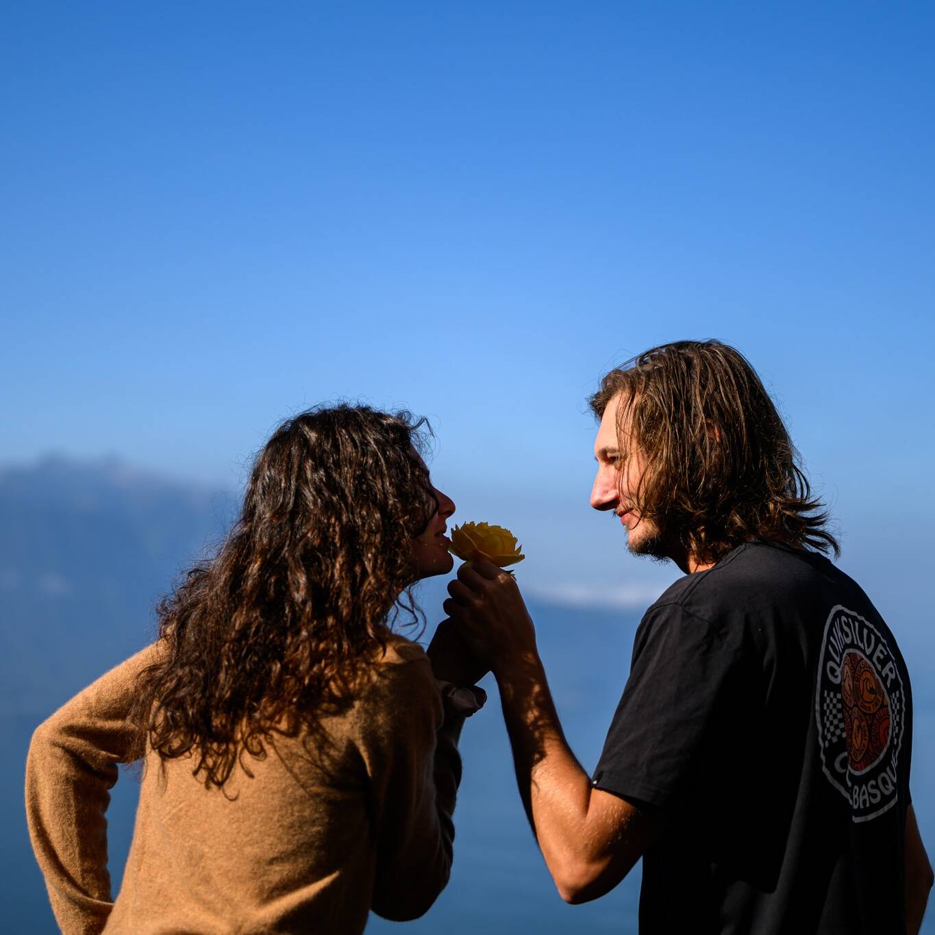 Photo de couple en montagne